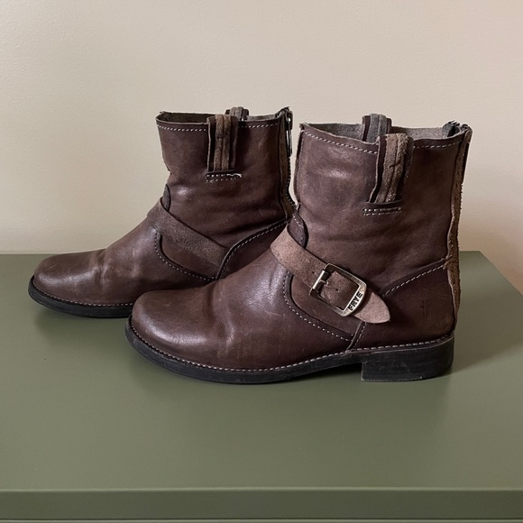 Frye Women's Vicky Artisan Back-Zip Boot - Picture 5 of 10